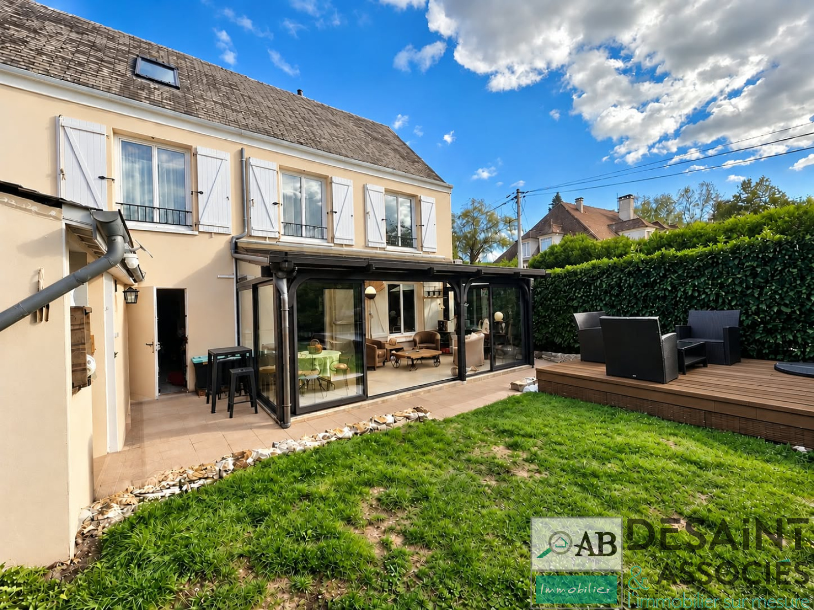 Maison 8 pièces 154 m² · à Villeneuve-le-Comte · 153,6 m² · 415 000 €